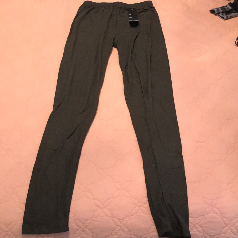 Olive green leggings O/S